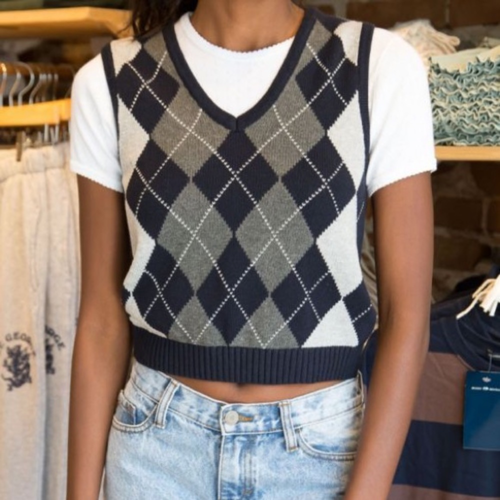 NEW Brandy Melville Sweater Vest